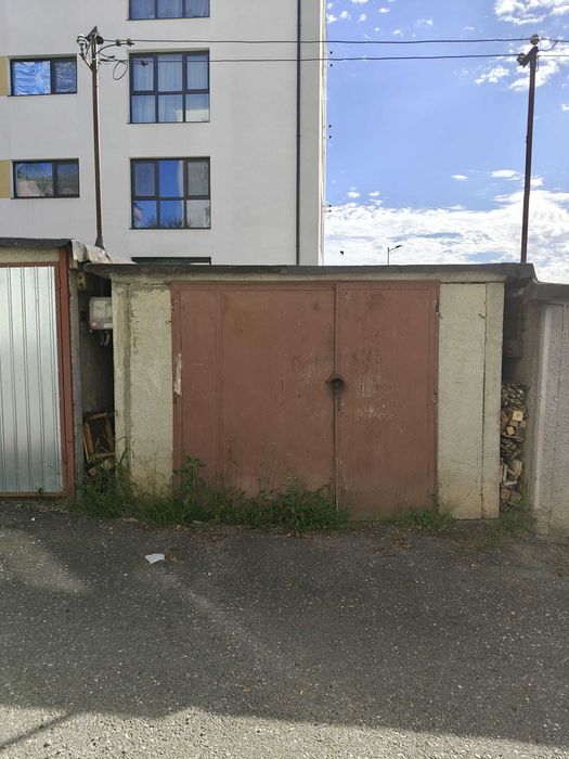 Garaj conectat la curent Dealul Florilor