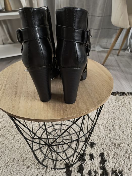 Vând botine office Claudia Ghizzani,37,ca noi