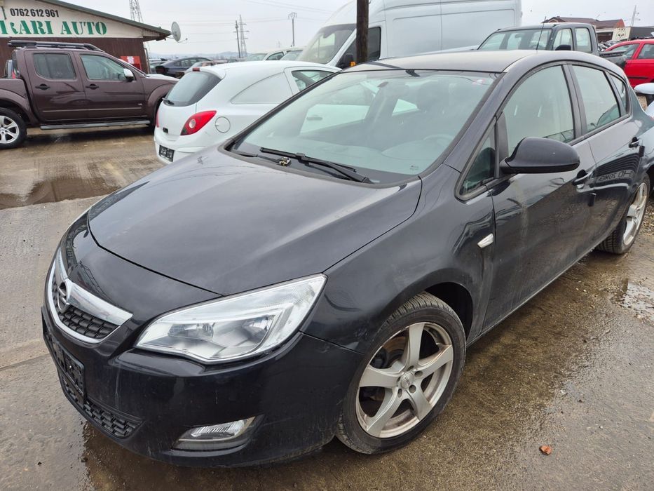 Dezmembram Opel Astra J, an 2012, 1.3 CDTI euro 5
