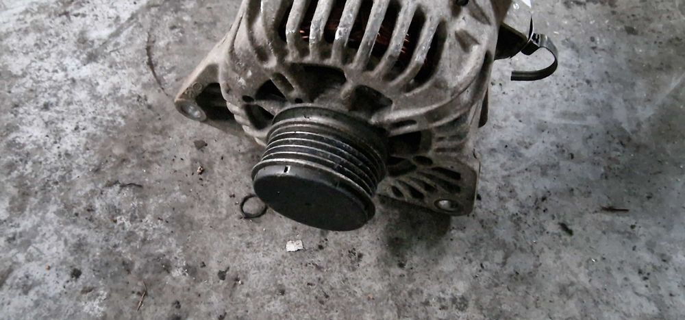 Alternator Hyundai I20 I30 Kia 1.1CRDI 1.4CRDI Euro 5 cod 37300-2A400