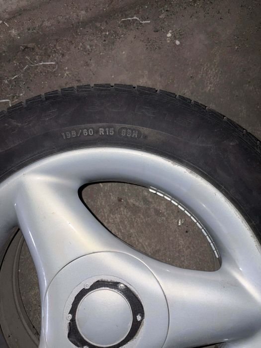 Алуминиеви джанти със гуми