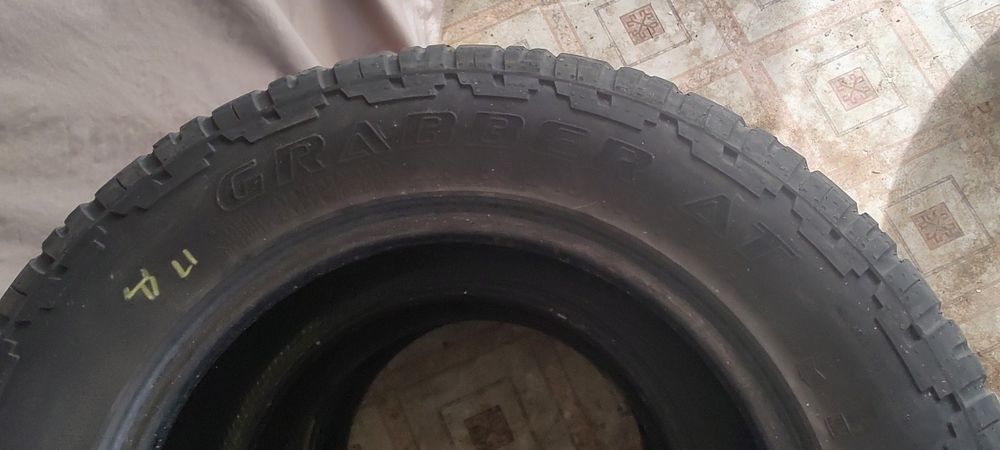 Гуми Grabber  235 60 16