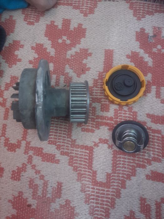 Помпа на опель  продам