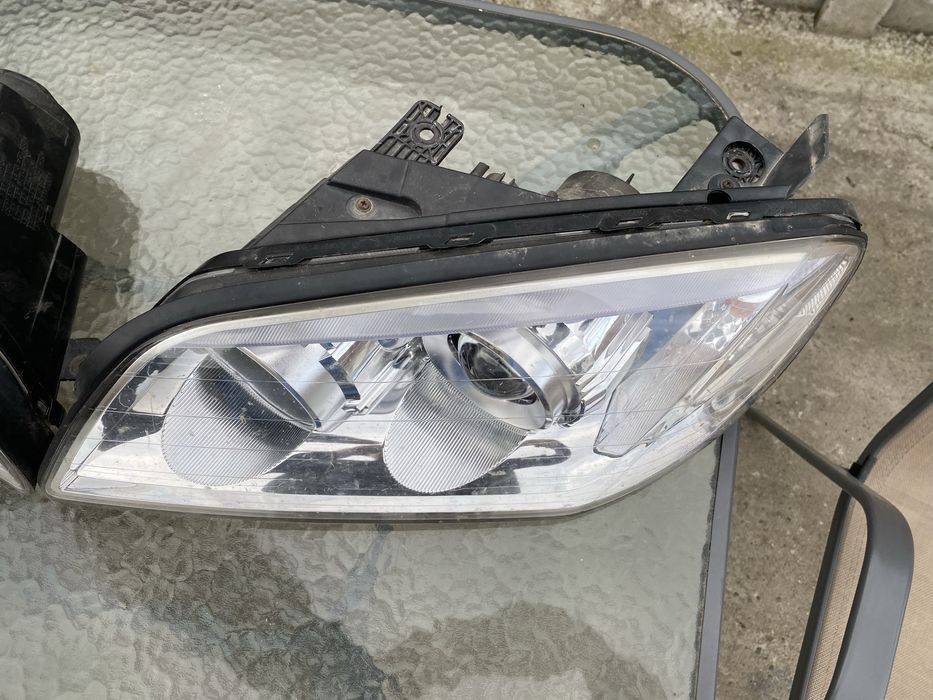 Faruri St/Dr Chevrolet Captivia Pret 700 lei volan  stanga