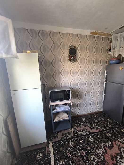 Продам 2-х комнатную НЕ ДОРОГО. Спутник. Дерево