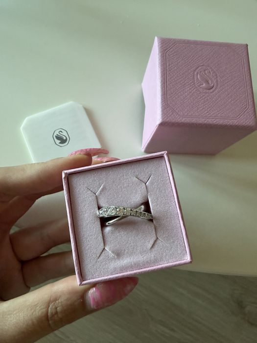 Swarovski Hyperbola ring