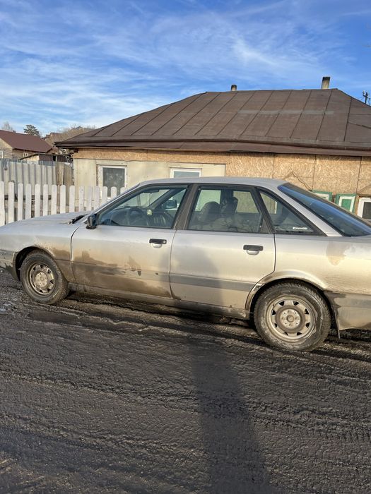 Машина AUDI 80 B3