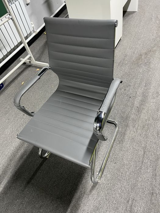 Мебель для офиса. Столы и стулья.