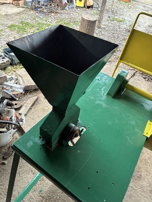 Vand moara de macinat cereale + circular