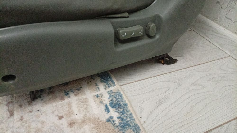 Продам сиденье от Nissan