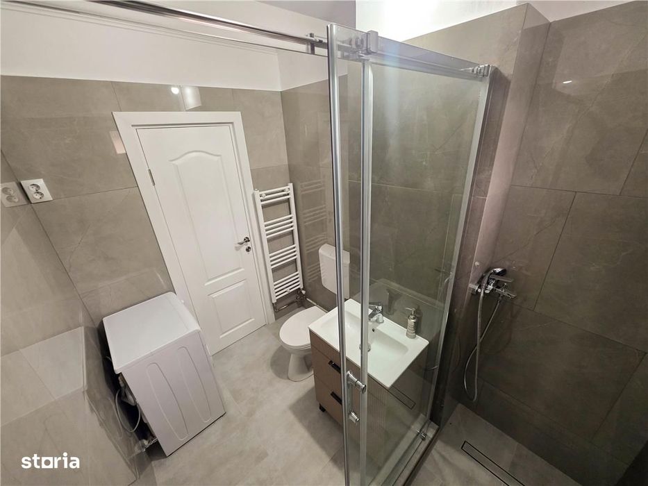 Apartament 3 camere, UMF, 2 bai, Ultracentral, renovat complet,Targu M