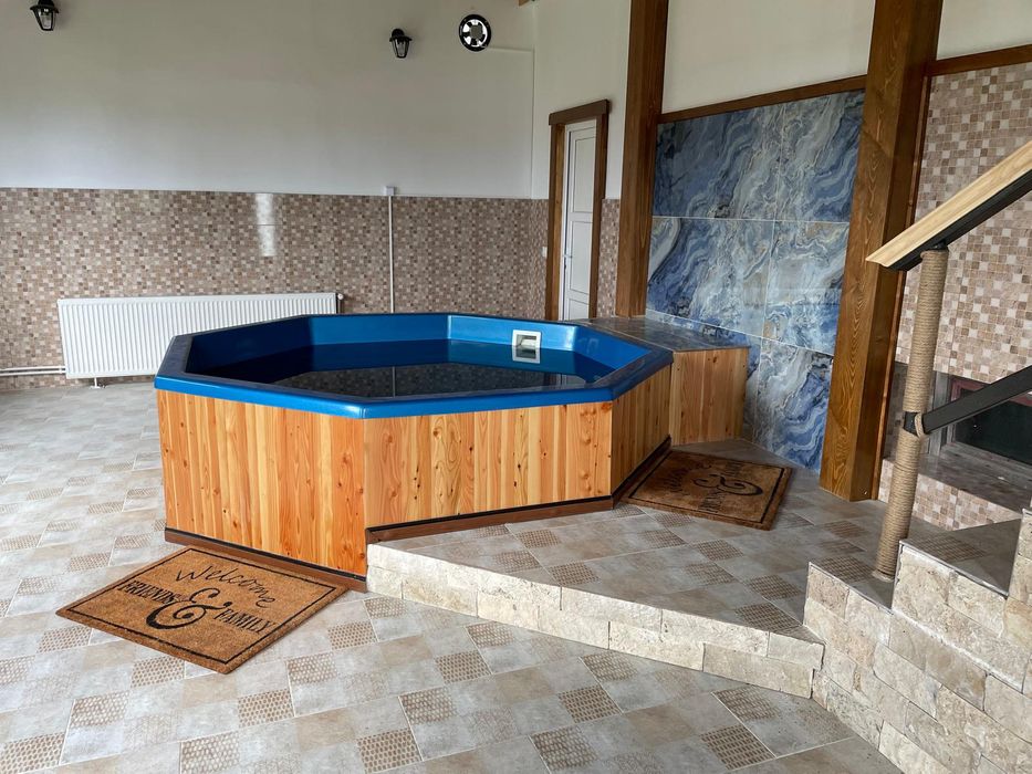 Inchiriere cabana Piatra Fantanele cu jacuzzi interior