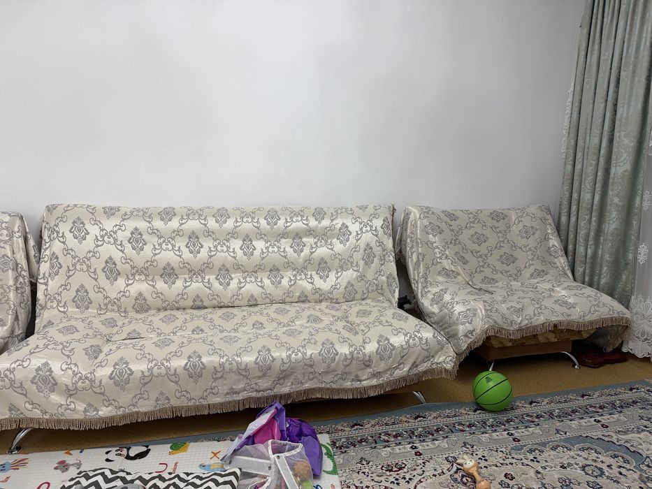 Диван в хорошем состоянии