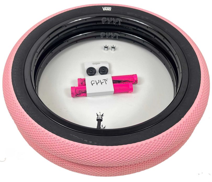 НОВИ ПРОМО 2x броя гуми CULT VANS + грипове и капачки колело BMX БМХ