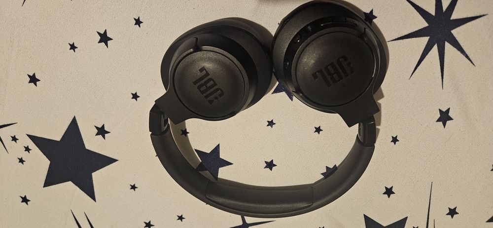 Vând căști Jbl tune 770NC