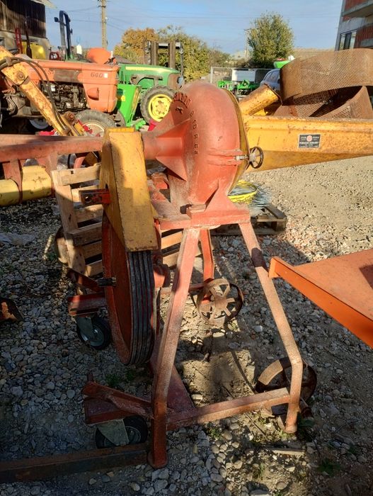 Moara pentru tractor