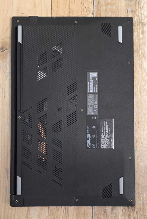 Asus Vivobook E1504F - KLI Amanet