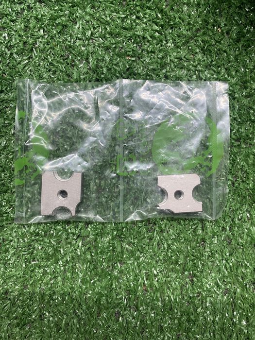 Безчеткова машина за рязане на шпилки Makita DSC 102