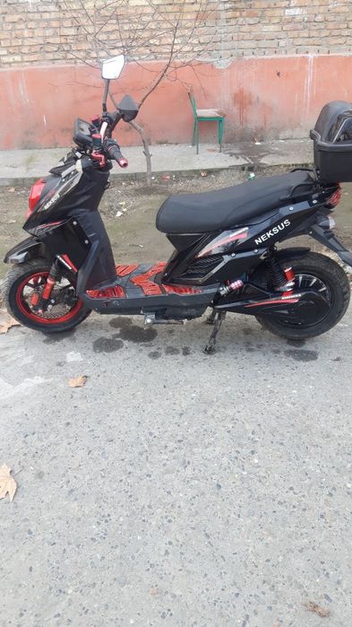 Rdlayin skuter sotiladi