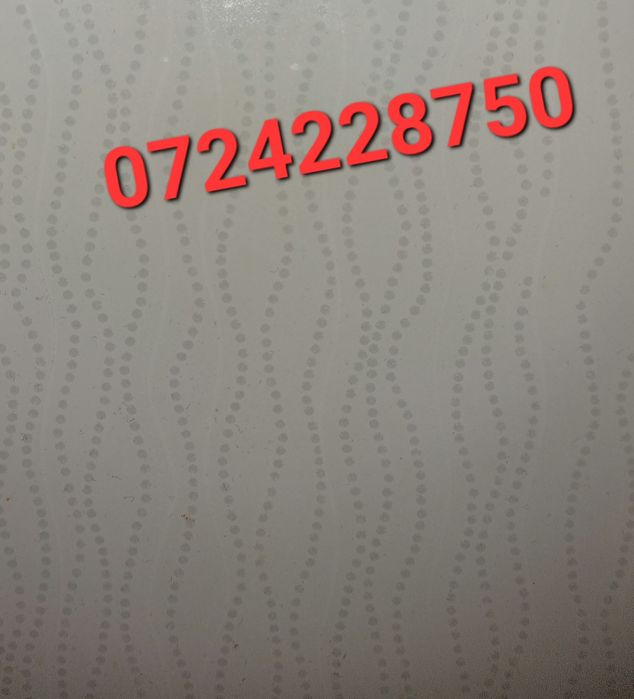 Telefon cu clapeta mai mic decât o bricheta