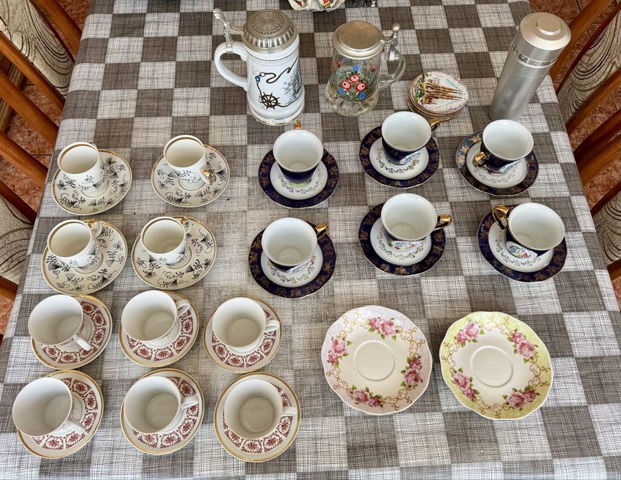 Комплекти за кафе от чешки порцелан Thun, немски халби, шейкър