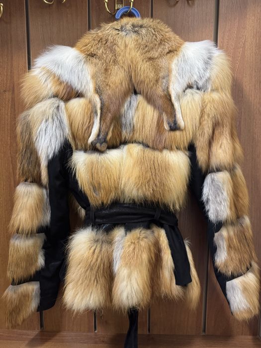 Шуба натуральный мех лисы