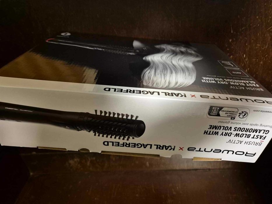 Елекгрическа четка за  изсушаване и изправяне на коса, с въртене