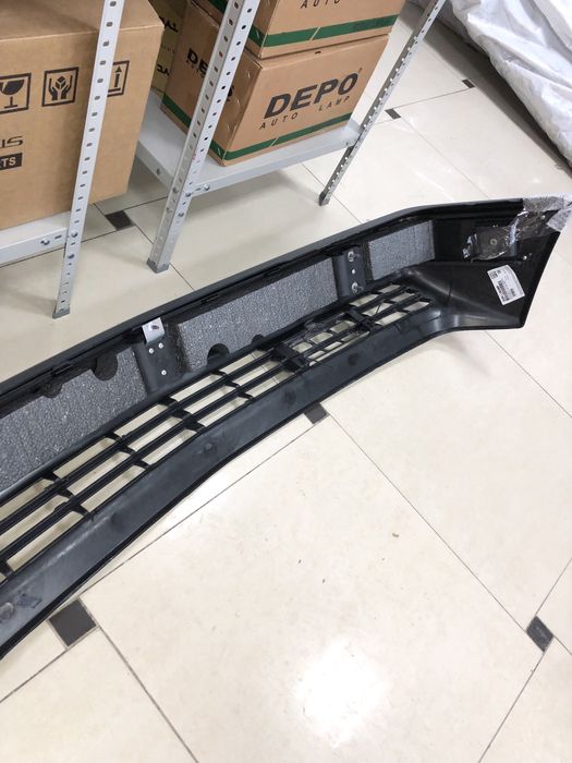 Бампер передний Турция Мерседес 124 Ешка