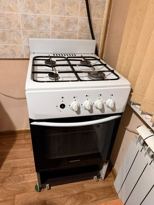 Продам газ плиту