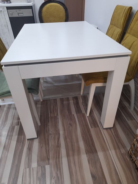 Трапезна разтегателна маса