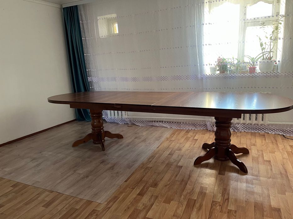 Стол деревянняя, дубовая