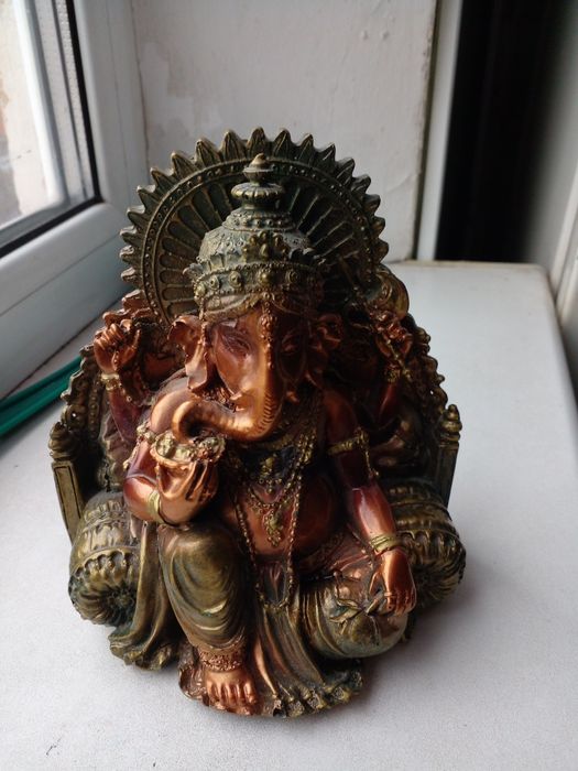 Продам статуэтки