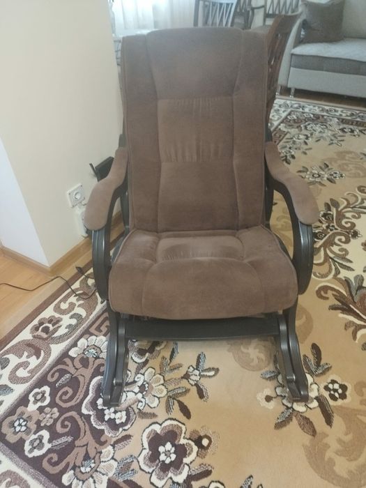 Кресло-качалка из дерева