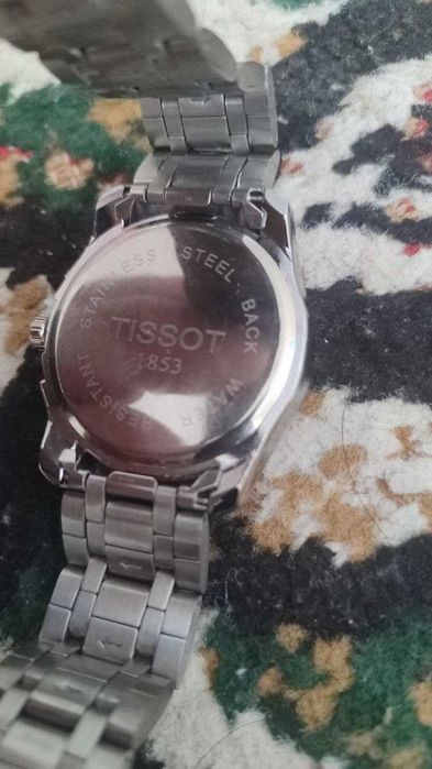 Часы продается TISSOT 1853 янги