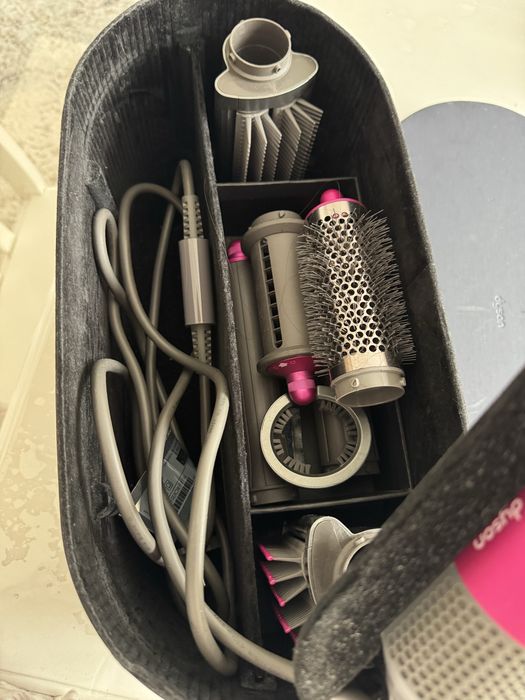 Продам Dyson новая