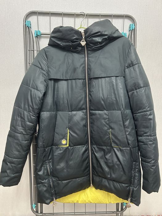 Продам зимние стеганные куртки