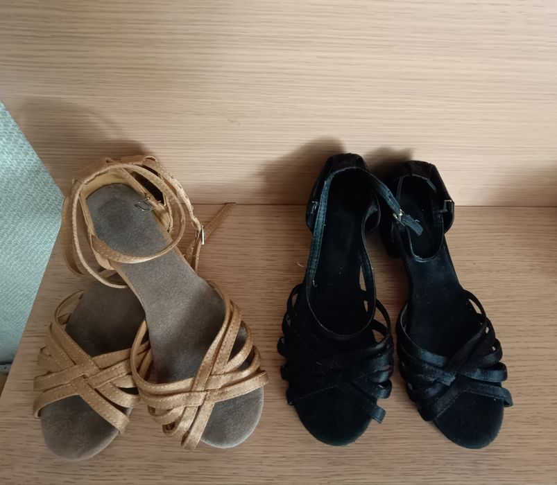 Продам бальные туфли