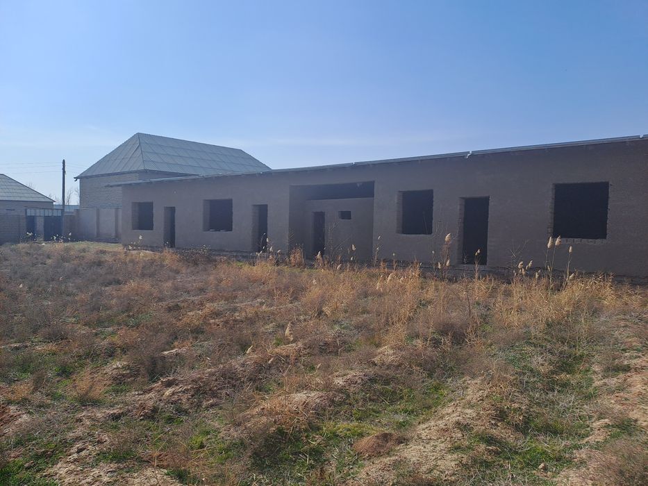 Ховли жой сотилади