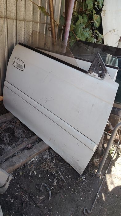 Дверь Субару легаси B3