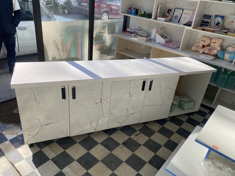 Мебел тумбо полки ламинат