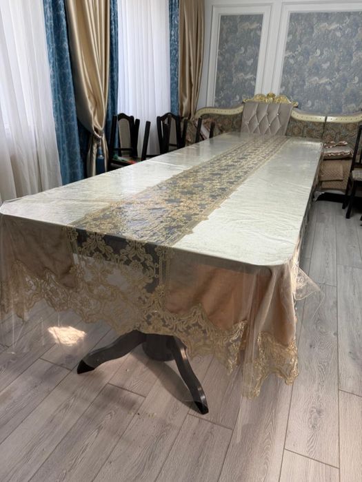 Стол со стульями