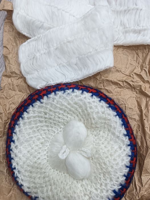 Шапка. Беретка с шарфом.