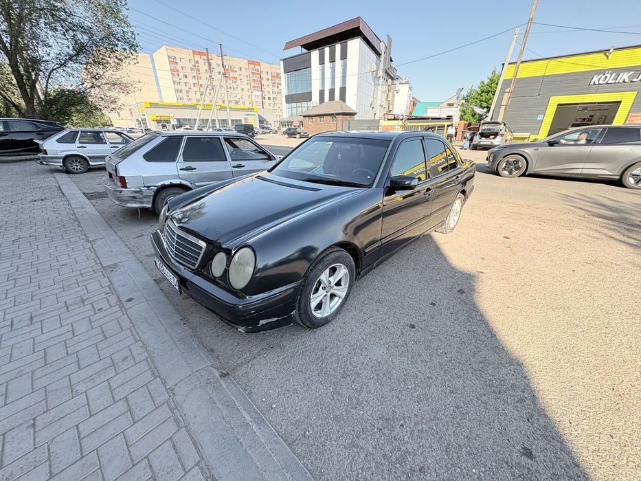 Продам машину Mersedes Benz 2.8