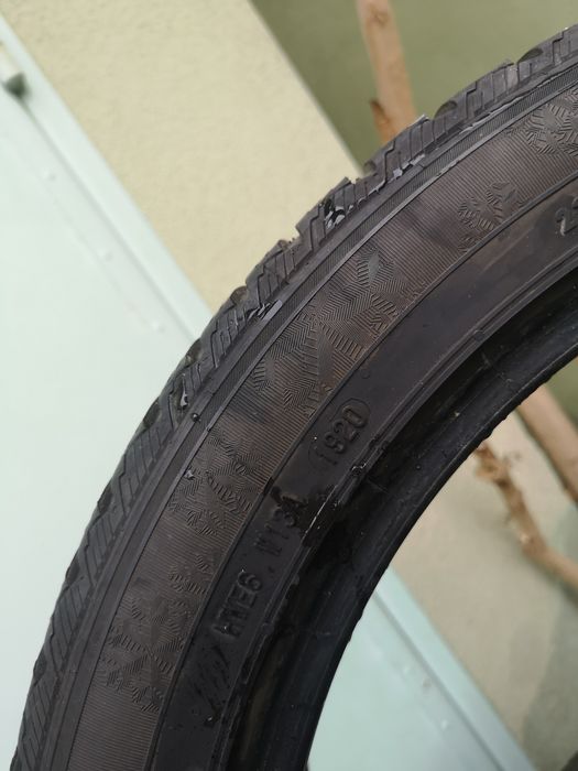 Anvelope, cauciucuri iarnă Semperit 235 45 19