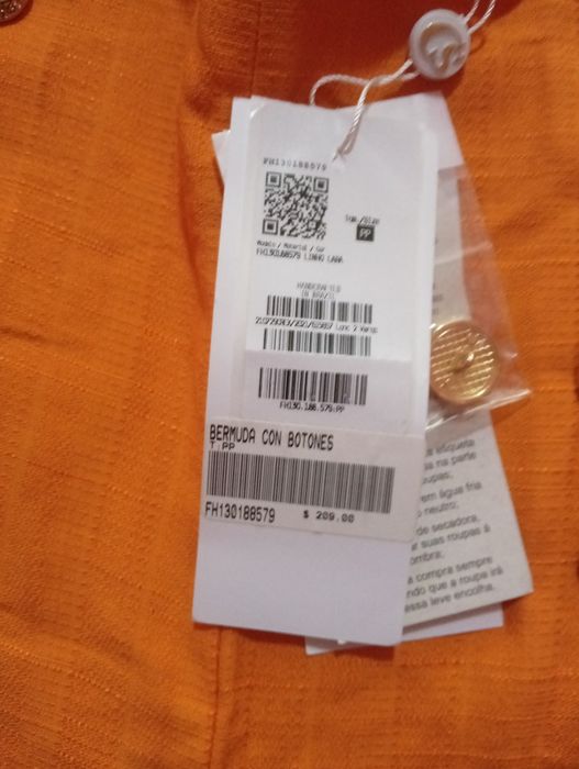 Vând pantaloni scurți originali