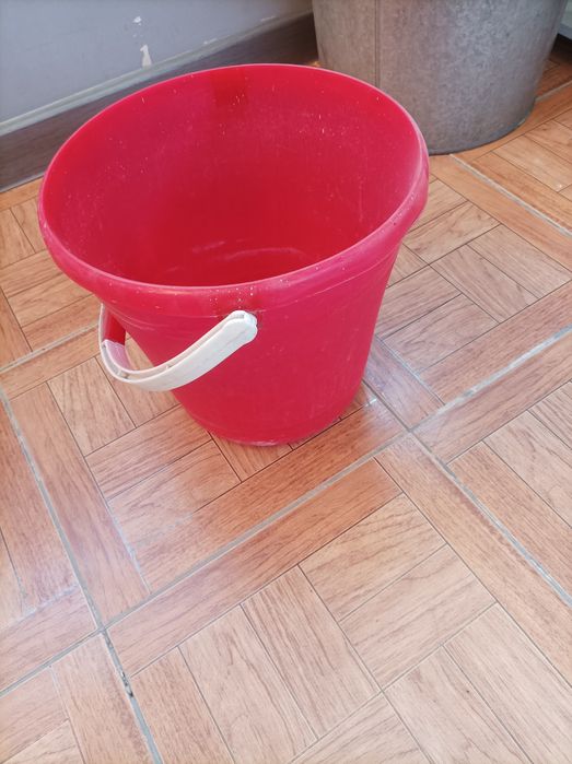 Продам пластиковое  ведро