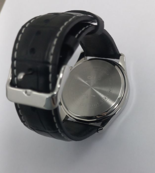 Обмен casio mtp-1375 в идеальном состояний.