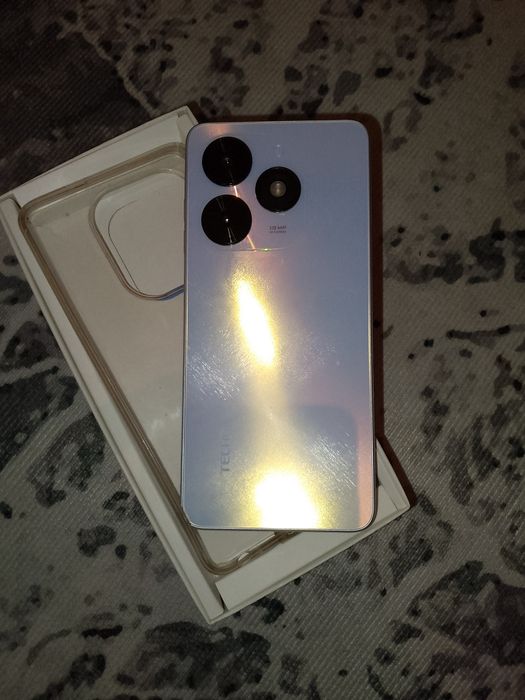 Срочно продам новый телефон