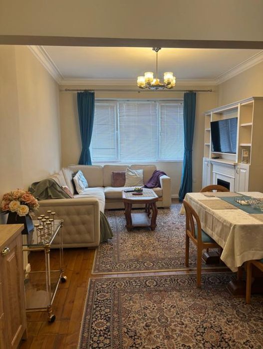 Дава се под наем Тристаен апартамент в София, Център - 74 кв.м за 1100 € - Снимка #1