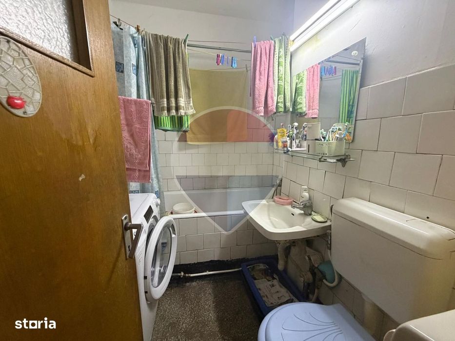 Vanzare apartament 3 camere zona Auchan Vitan